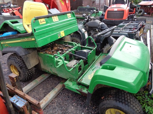 John deere gator - deere, breaking